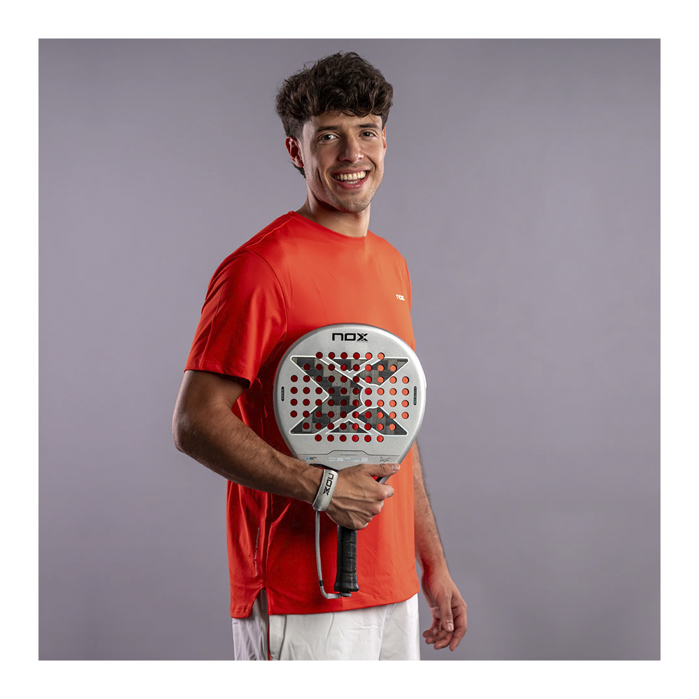 Nox Genius 12K Alum XTREM padel racket - grip detail