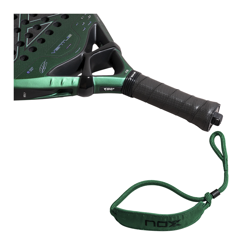Nox Ventus Attack 12K XTREM padel racket - grip detail